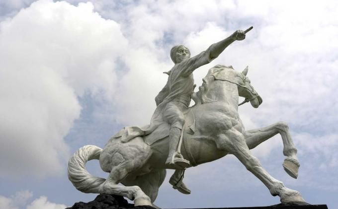 Seni Patung Dekoratif: Sentuhan Estetika Menghidupkan Ruang