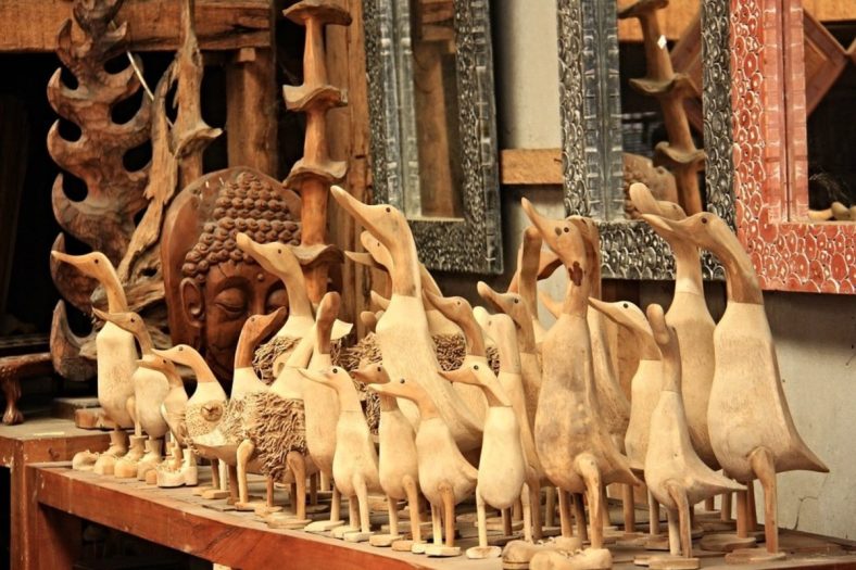 Kreativitas Tinggi dari Material Sisa Bernilai Rendah